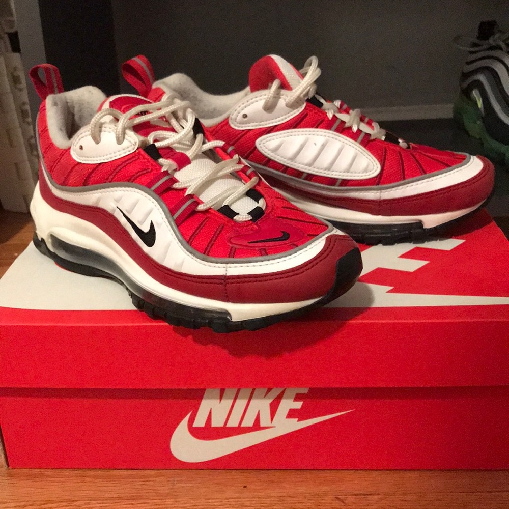 Air Max 98 Womens 6.5 white/black/gym red